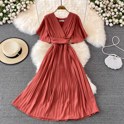 Summer New V-neck Short-sleeved Dress with Large Swing Pleated Dress 883