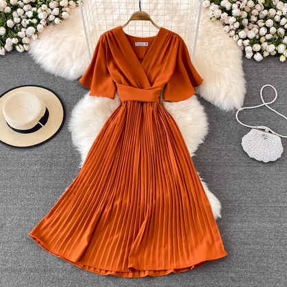 Summer New V-neck Short-sleeved Dress with Large Swing Pleated Dress 883