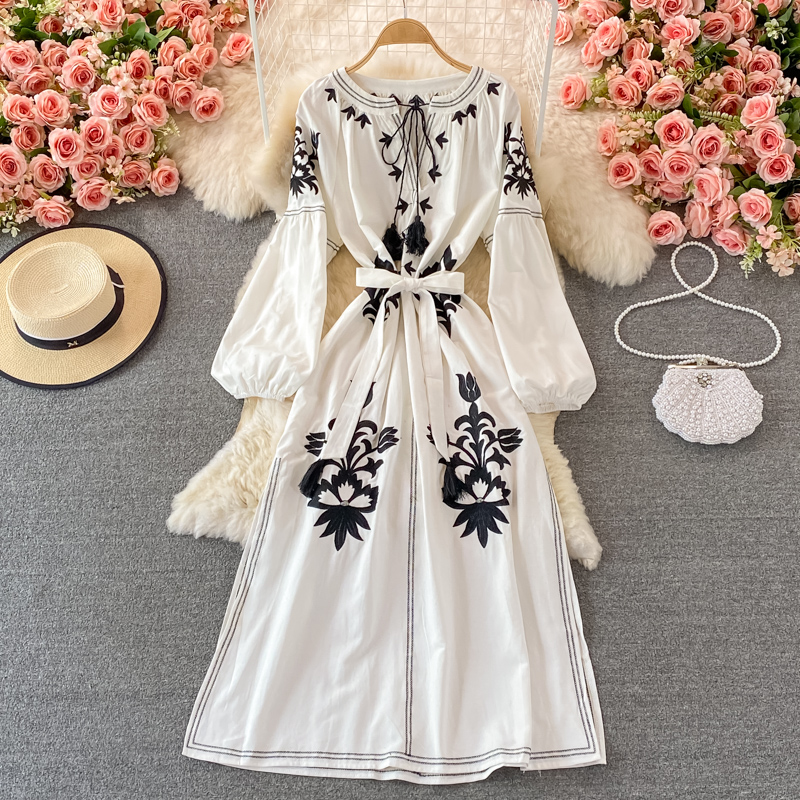 Ethnic Style Embroidery Round Neck Dress Bohemian Retro Loose Dress 1386